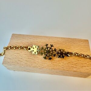 Elegant Gold Plated 18k stainless steel Snowflake Bracelet